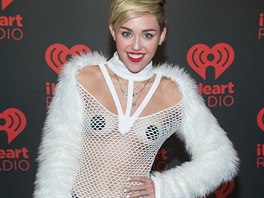 Nejvtí pozornosti se trendu dostává díky zpvace Miley Cyrusové, která...