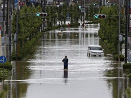 Ve tvrtek byla naízena evakuace 90 000 lidí z mst na sever od Tokia. Na...