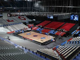 Pohled na Stade Pierre Mauroy na pedmst Lille. Ve fotbalov arn m...