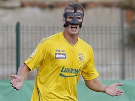 Zlnsk fotbalista Jakub Jugas nastoupil do utkn s Brnem v masce.