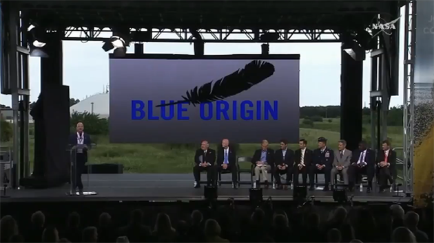 Jeff Bezos na tiskov konferenci na mysu Canaveral odhalil nov plny pro svou spolenost Blue Origin