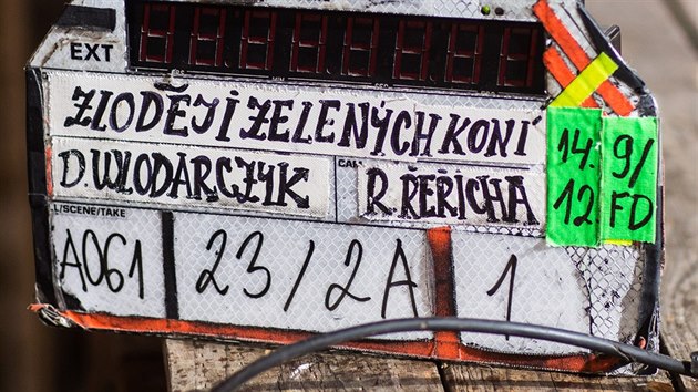 Reisr Dan Wlodarczyk nat nov film Zlodji zelench kon podle romnu Jiho Hjka.