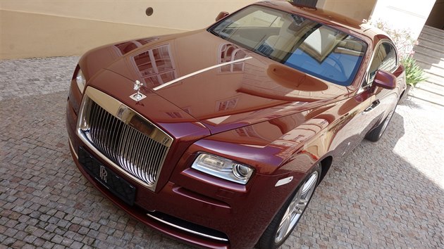 Rolls-Royce Wraith je jednm ze stejnch model znaky, kter odstartoval dal rst prodej