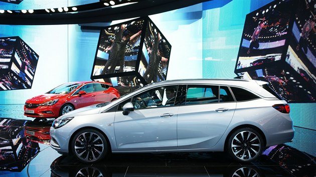 Nov Opel Astra Sports Tourer na autosalonu ve Frankfurtu