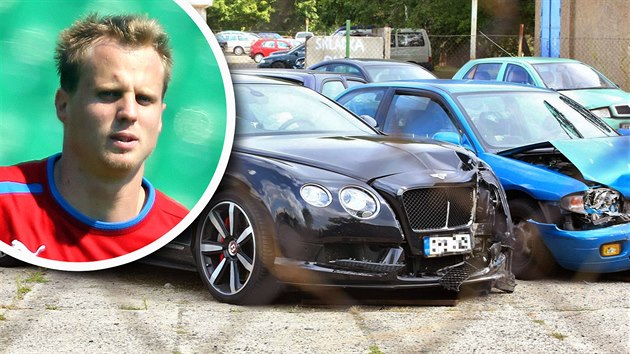 Luxusn Bentley fotbalisty Davida Limberskho po non nehod v prask Vrchlickho ulici.