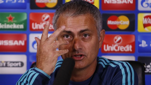 José Mourinho na tiskové konferenci.