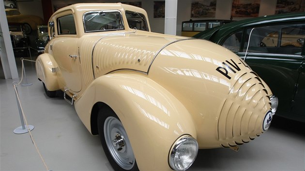 Wikov se do d�jin �eskoslovensk�ho automobilov�ho pr�myslu nesmazateln� zapsal mimo jin� d�ky modelu 35 "Kapka�, v�bec prvn�mu vyr�b�n�mu aerodynamick�mu vozu. Vznikly z�ejm� jen t�i kusy.