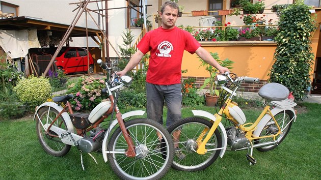 Martin Kudrna z Radslavic patí k nadencm moped, domá má tyi motocykly...