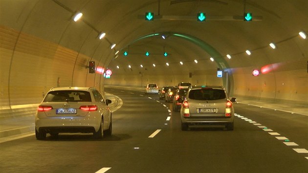 Prvn auta vjela do tunelu Blanka 19. z 2015.