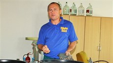 Zam�stnance Ladislav B�ezina nechce. �íká, �e jakýkoli cizí pracovník by mohl v...