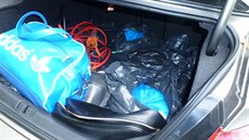Celníci asistovali na Olomoucku u nabouraného auta, kv�li podez�elého chování...
