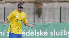 Zlínský fotbalista Jakub Jugas nastoupil do utkání s Brnem  v masce.