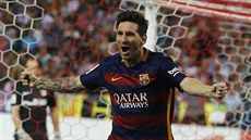 Lionel Messi z Barcelony slaví svj gól proti Atlétiku Madrid.