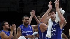 Čeští basketbalisté slaví výhru nad Chorvatskem a postup do čtvrtfinále...