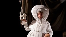 Inscenace divadla Drak V�echno lítá co pe�í má na festivalu Play Fair v Hradci...