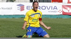 Luká� �elezník ze Zlína slaví trefu proti Jihlav�.