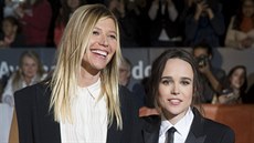Samantha Thomasová a Ellen Page (Toronto, 12. zá�í 2015)