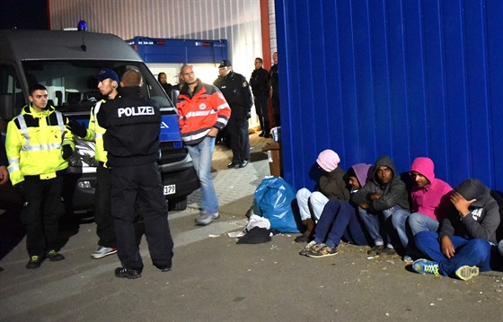 V uprchlickém táboe v Kasselu vypukly potyky mezi Albánci a Pákistánci (28....