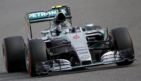 Nico Rosberg of Germany v kvalifikaci na Velkou cenu Japonska.
