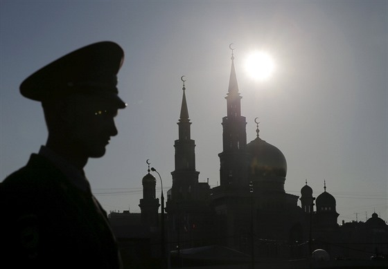 Do Velká mešity v Moskvě se vejdou tisíce věřících. Dokončena byla v roce 2015.