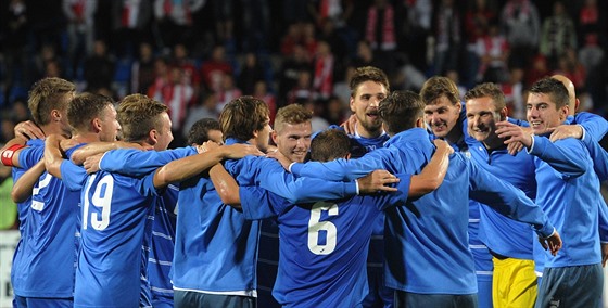 Fotbalisté Ústí nad Labem se radují z postupu pes Slavii.