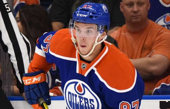 Connor McDavid z Edmontonu v píprav proti Minnesot