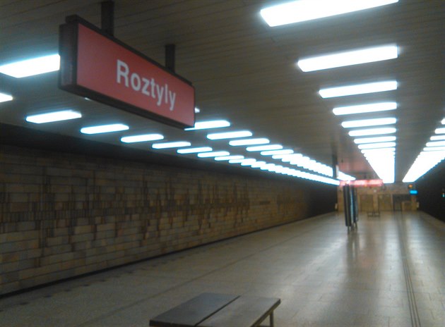 Stanice metra Roztyly.