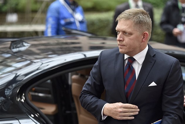 Slovenský premiér Robert Fico na summitu o uprchlické krizi v Bruselu. (23....