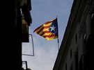 Vlajka katalánské nezávislosti nad Barcelonou (27. záí 2015)