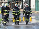 Hasii likvidují následky výbuchu v lihovaru ve stedoeské Dobrovici...