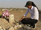 Strýcv hrob. Bojovníci Islámského státu pepadli v noci v ervnu kurdskou...