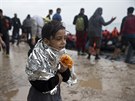 Malou uprchlici heje termální deka po deti, který se spustil na eckém...