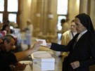 Jeptika v Barcelon se chystá volit v místních volbách. (27. záí 2015)