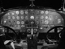 P��strojov� deska letounu Lockheed Electra