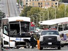 Obojivelný lun se v Seattlu srazil s autobusem (24. záí 2015)
