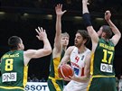 panlský basketbalista Pau Gasol ve finále mistrovství Evropy prochází...
