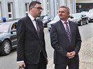 Kanclé prezidenta eské republiky Vratislav Myná (vpravo) spolen s mluvím...