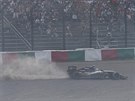 Sergio Perez vyjel po startu Velké ceny Japonska mimo tra.