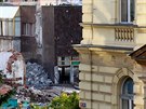 Demolice b�val�ho obchodn�ho domu Jablo� v centru Jablonce.