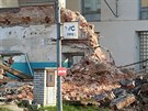 Demolice b�val�ho obchodn�ho domu Jablo� v centru Jablonce.