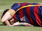 AU! Hvzdný útoník Barcelony Lionel Messi bhem utkání s Las Palmas