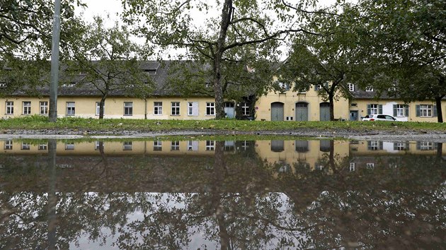 Pstavek bvalho koncentranho tbora v Dachau, kter byl pestavn na ubytovnu pro bezdomovce a uprchlky (22. z 2015)