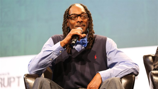 Yeah!!! Snoop Dogg, hudebn za zenitem, rozjel ale pekelné investice do trávy,...