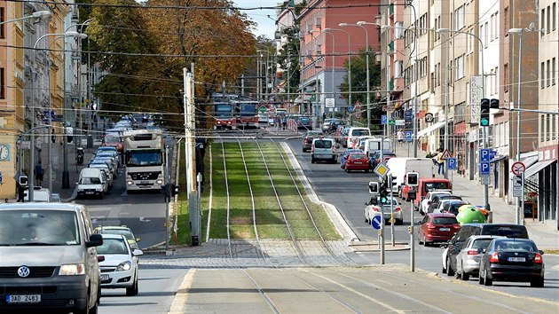 Doprava v Praze ped zprovoznnm tunelu 
Blanka. Na snmku z 18. z pohled do ulice Blohorsk.