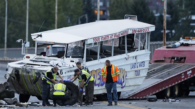 Obojiveln lun se v Seattlu srazil s autobusem (24. z 2015)