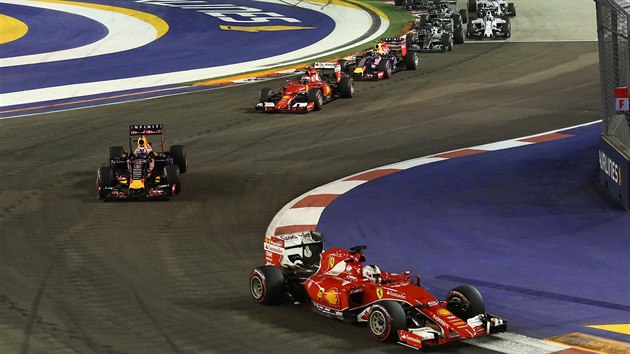 NSKOK POMALU NARST. Sebastian Vettel  ve Velk cen Singapuru formule 1.