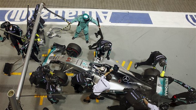 PROBLMY MERCEDESU. Lewis Hamilton ve Velk cen Singapuru formule 1.