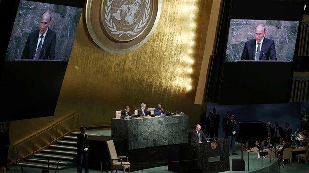 Rusk prezident Vladimir Putin bhem svho projevu pi Valnm shromdn OSN (28. z 2015).