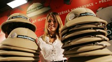 Exotické klobouky pat�í u� k tradi�nímu koloritu festivalu Tourfilm.