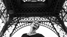 Kristýna Frejová pod slavnou Eiffelovou ví